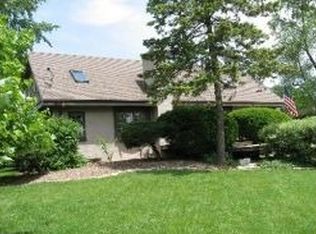 15W740 82nd St, Burr Ridge, IL 60527