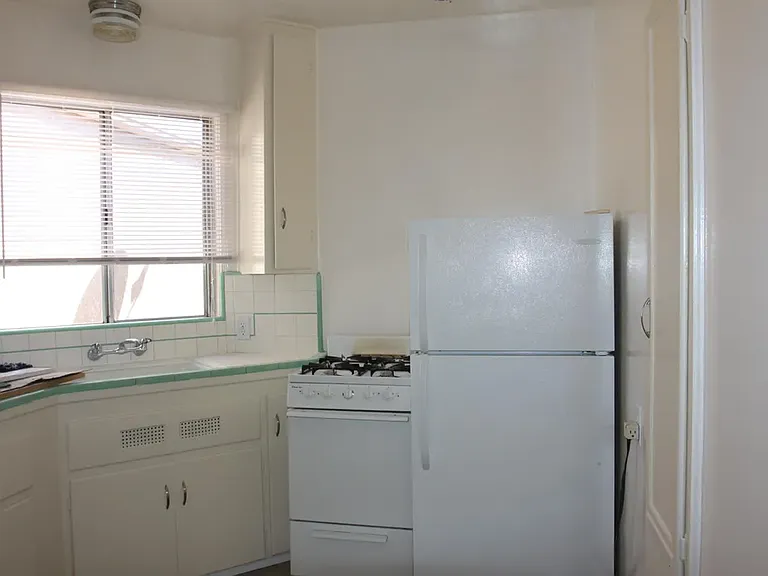 620 E Carson St #C — Photo 6
