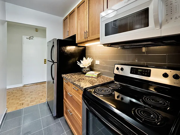 5 Elm Ave #217 — Photo 11