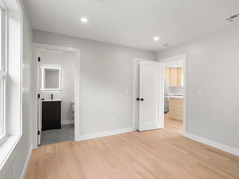 90 Berkshire St #3 — Photo 16
