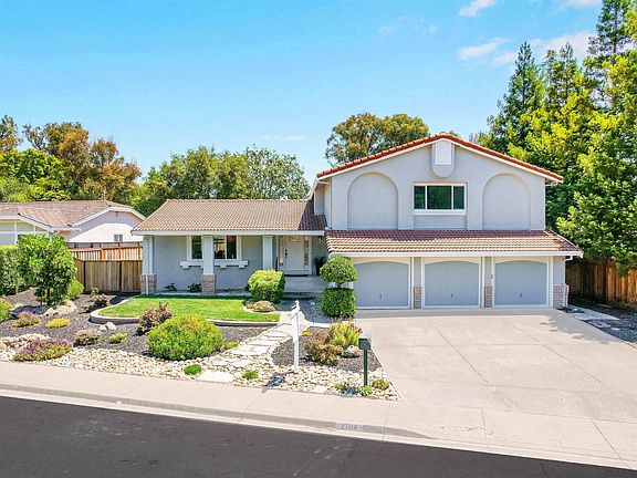 4th image of 2704 Mohawk Cir