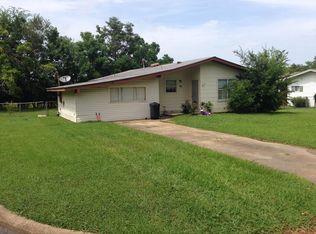 328 Beverly Cir, Crystal Springs, MS 39059