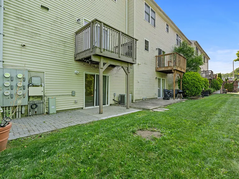 9 Tompkins St — Photo 15