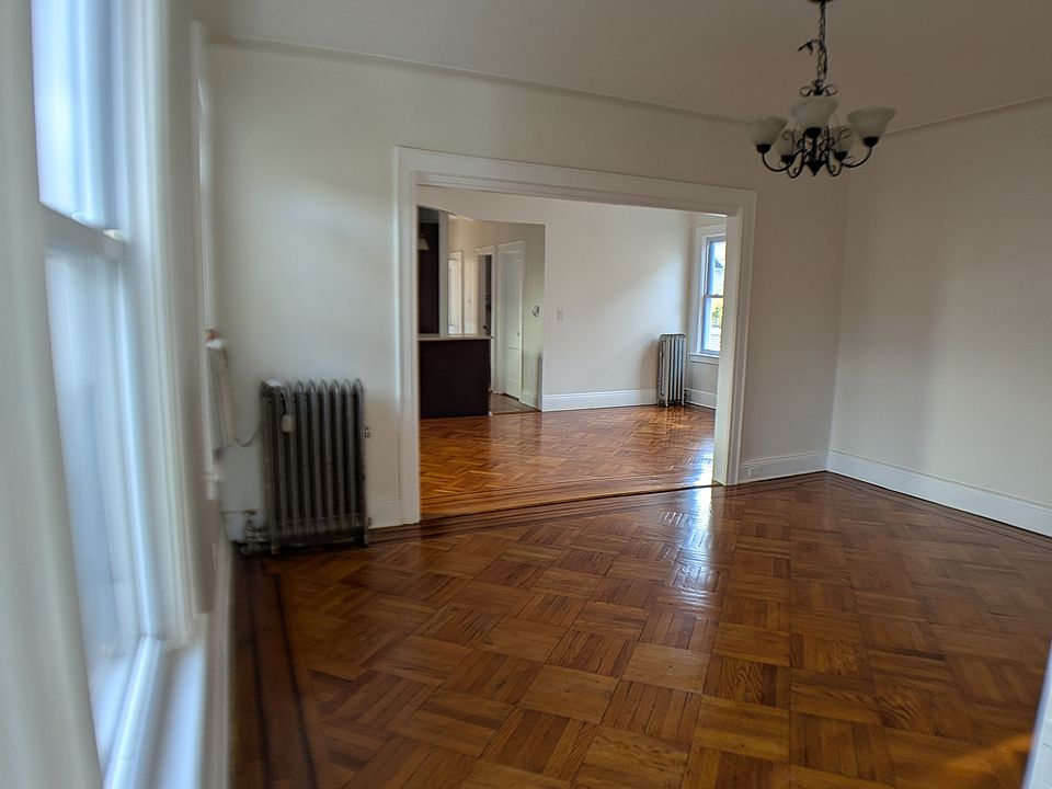 Front Door coming into first room.