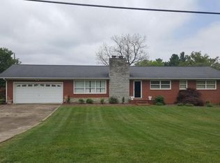 108 Apache St, Johnson City, TN 37604
