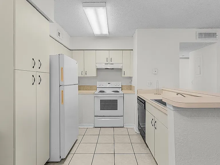 13545 Eagle Ridge Dr #814 — Photo 5