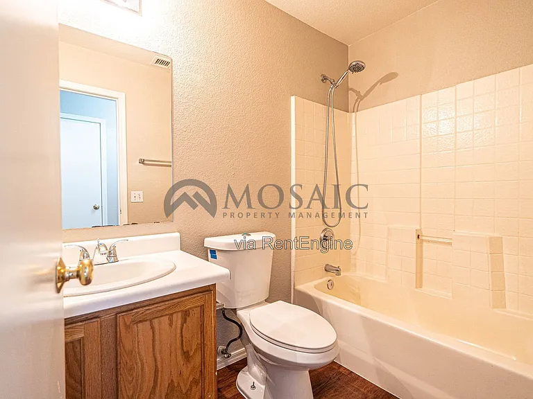 1158 E Silversmith Trl — Photo 6