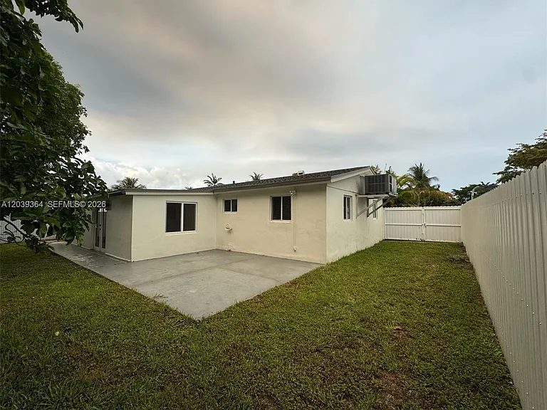 2181 SW 50th Ave — Photo 20