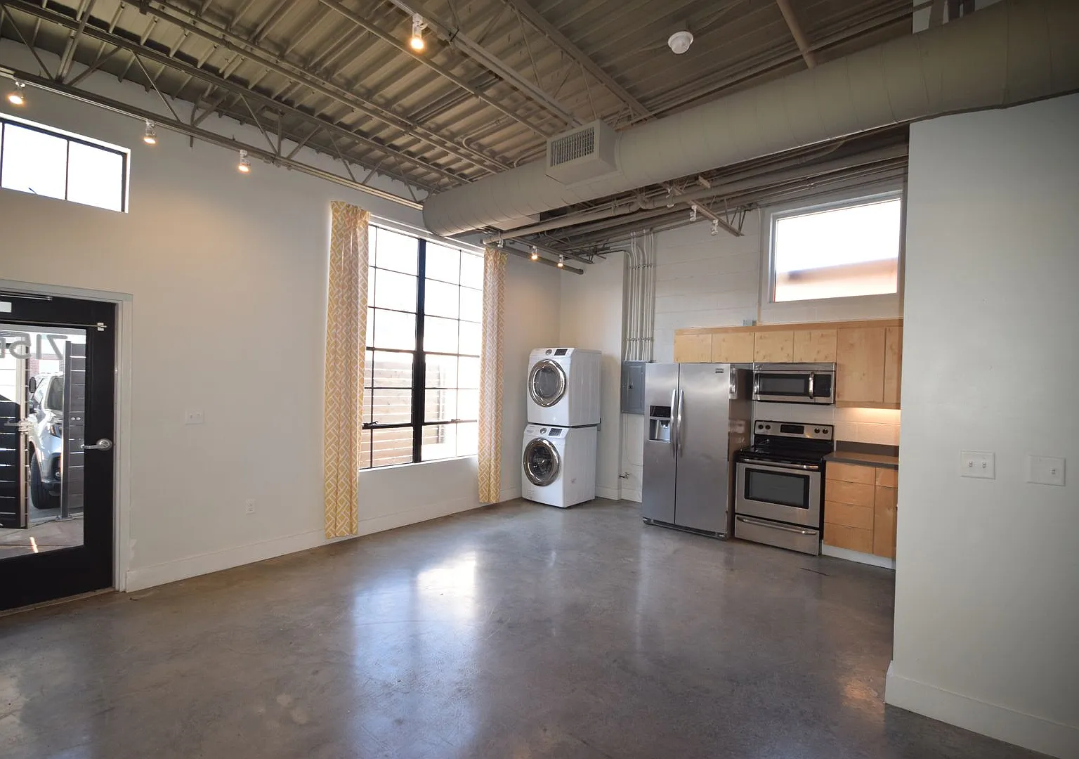 7th Street, LLC — Photo 1