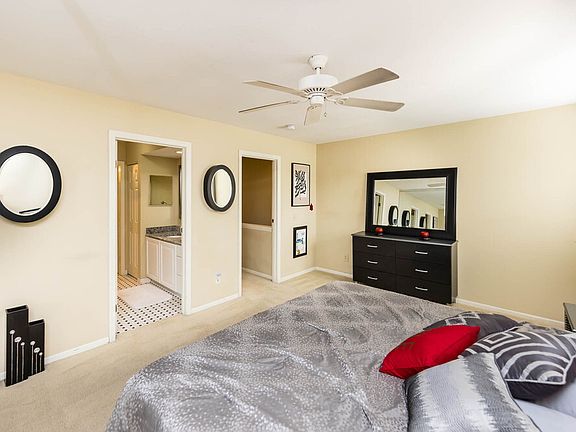 4th image of 5246 Willow Grove Pl N #1