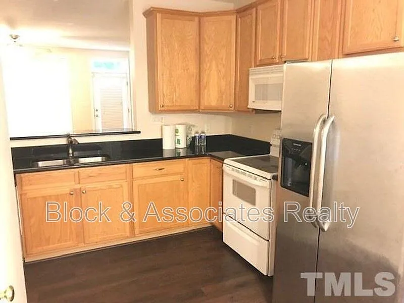 2 bed, 2.5 bath, 1238 sqft, $1,500 — Photo 4