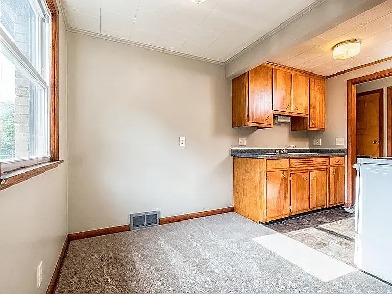2005 Market Ave N #13 — Photo 3