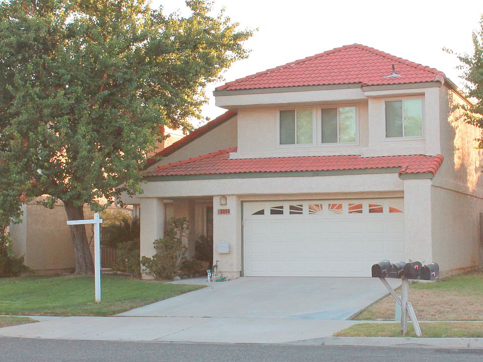 Front Photo 2059 Pullman Ave