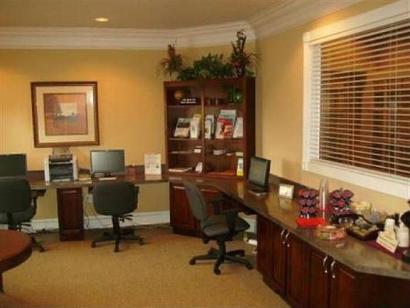 INVITING BUSINESS CENTER