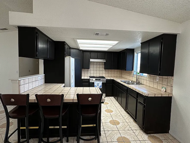 16715 Vasquez Ave — Photo 4