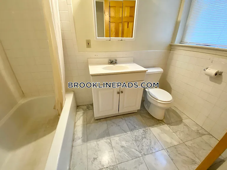 1414 Beacon St #3F — Photo 8