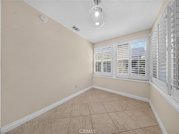 5th image of 4193 5th St
