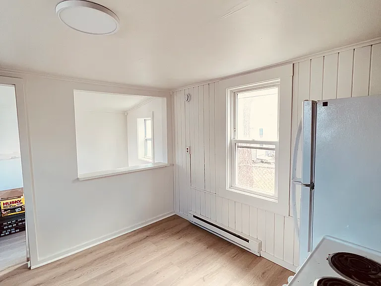 31-33 Fern Ave #202 — Photo 6