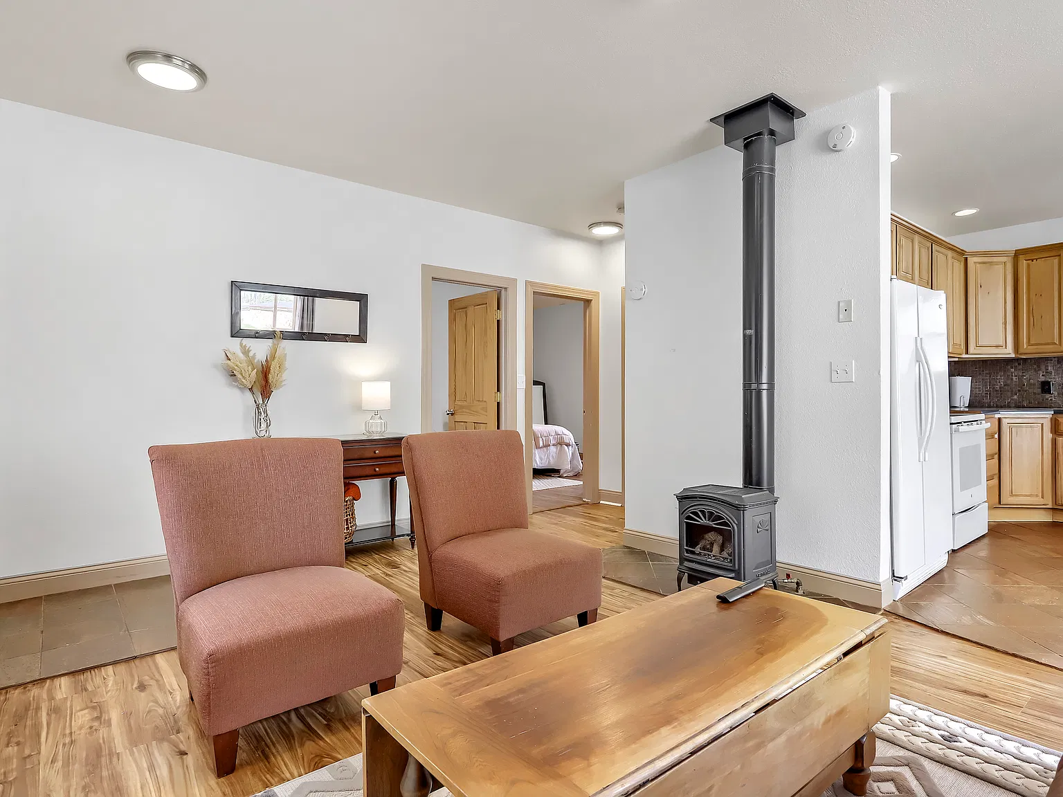 2 bed, 850 sqft, $2,500 — Photo 4