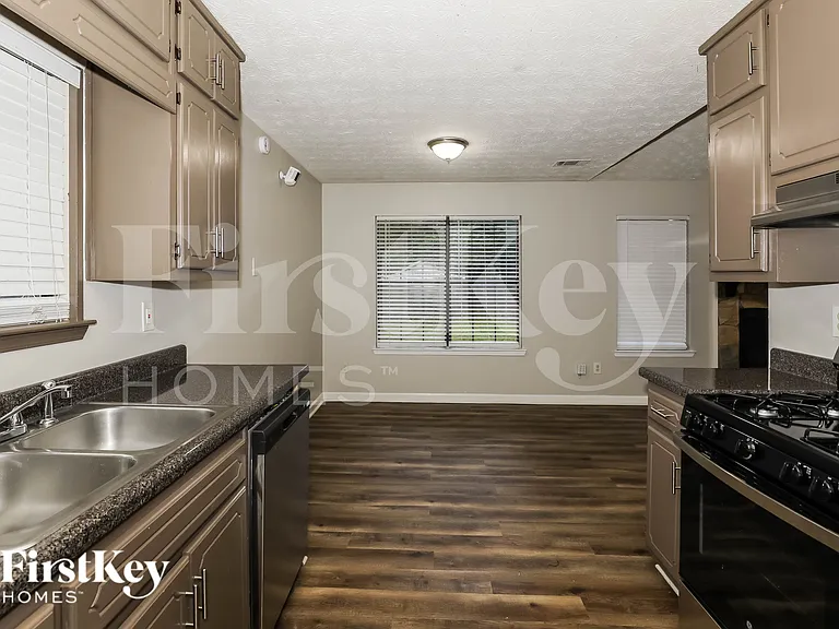 1207 Iron Gate Blvd — Photo 9