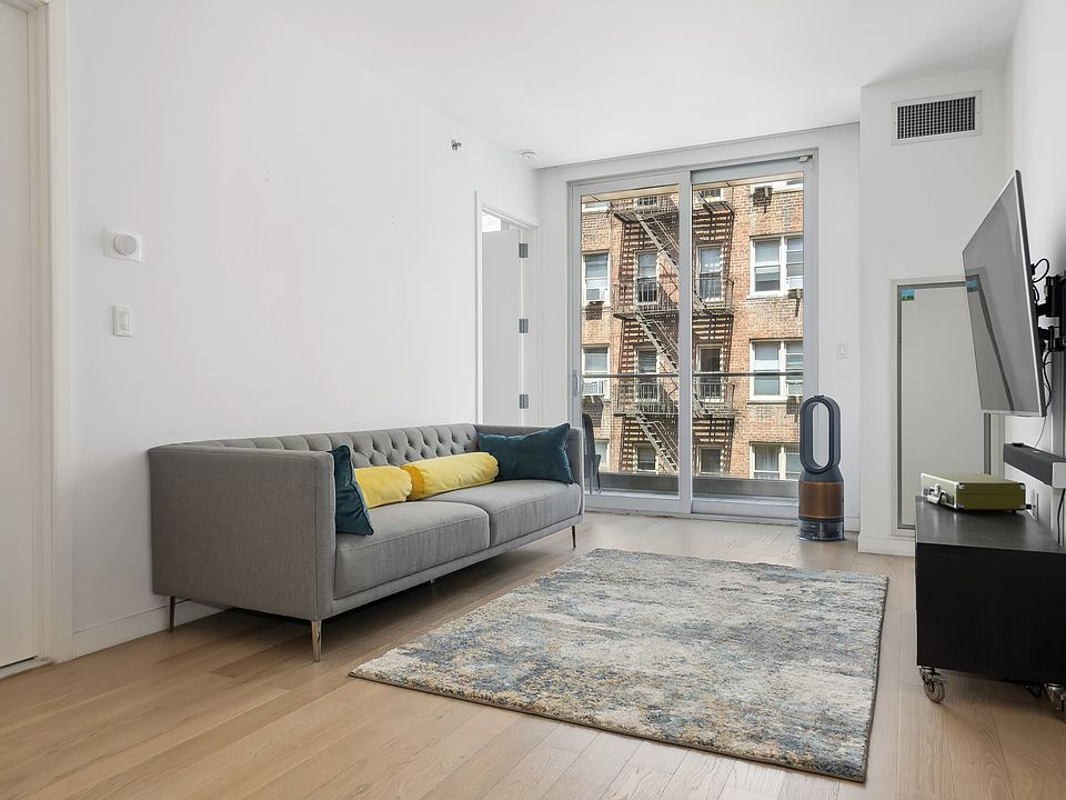 1st image of 337 E 62nd St #4D