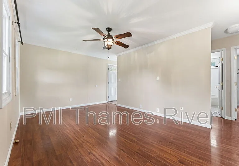 98 Oslo St — Photo 34