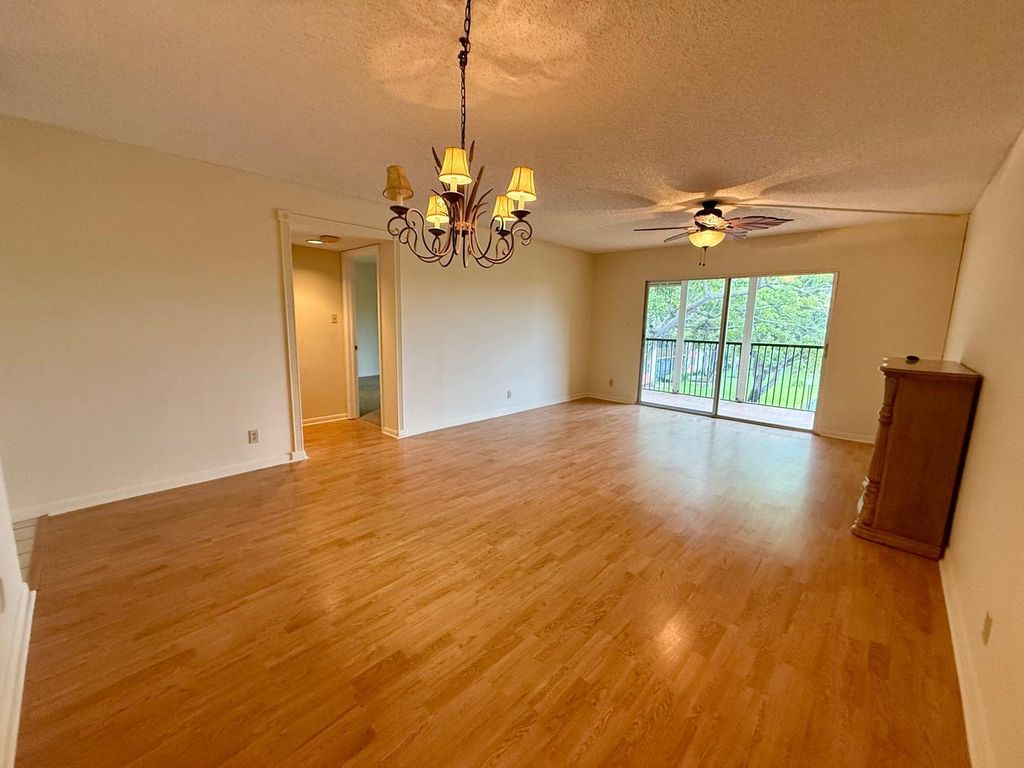 2212 S CYPRESS BEND Drive #303, photo 4
