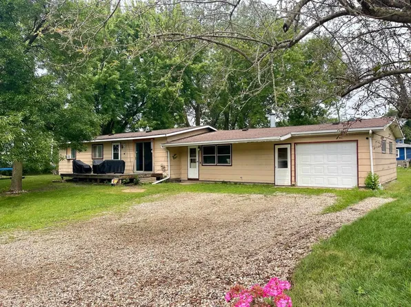 25620 164th St, Spirit Lake, IA 51360