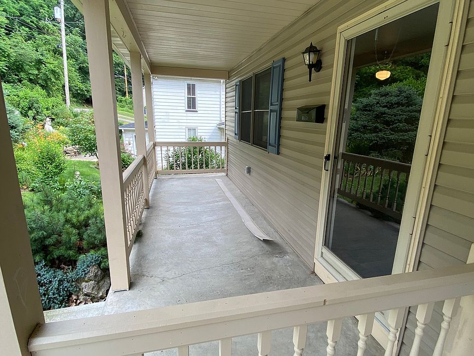 1st image of 104 Run St