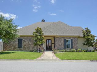 110 Brook Field Dr, Youngsville, LA 70592