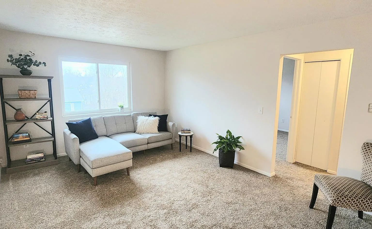 227 Ash St — Photo 2