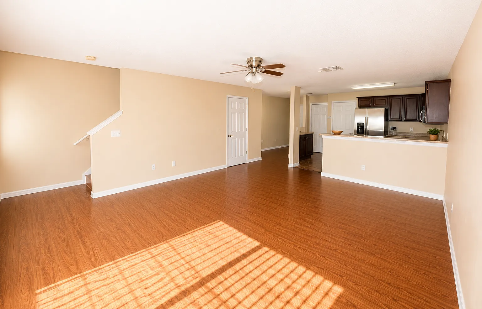 3 bed, 2.5 bath, 1480 sqft, $2,350 — Photo 2