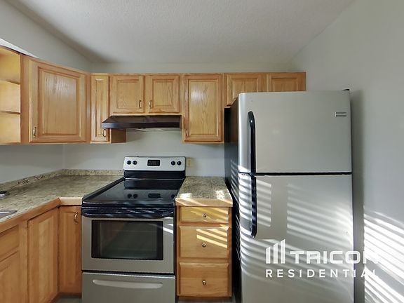 4th image of 1543 8th St SE