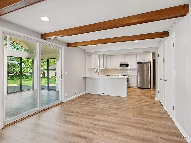 6416 Wilryan Ave — Photo 15