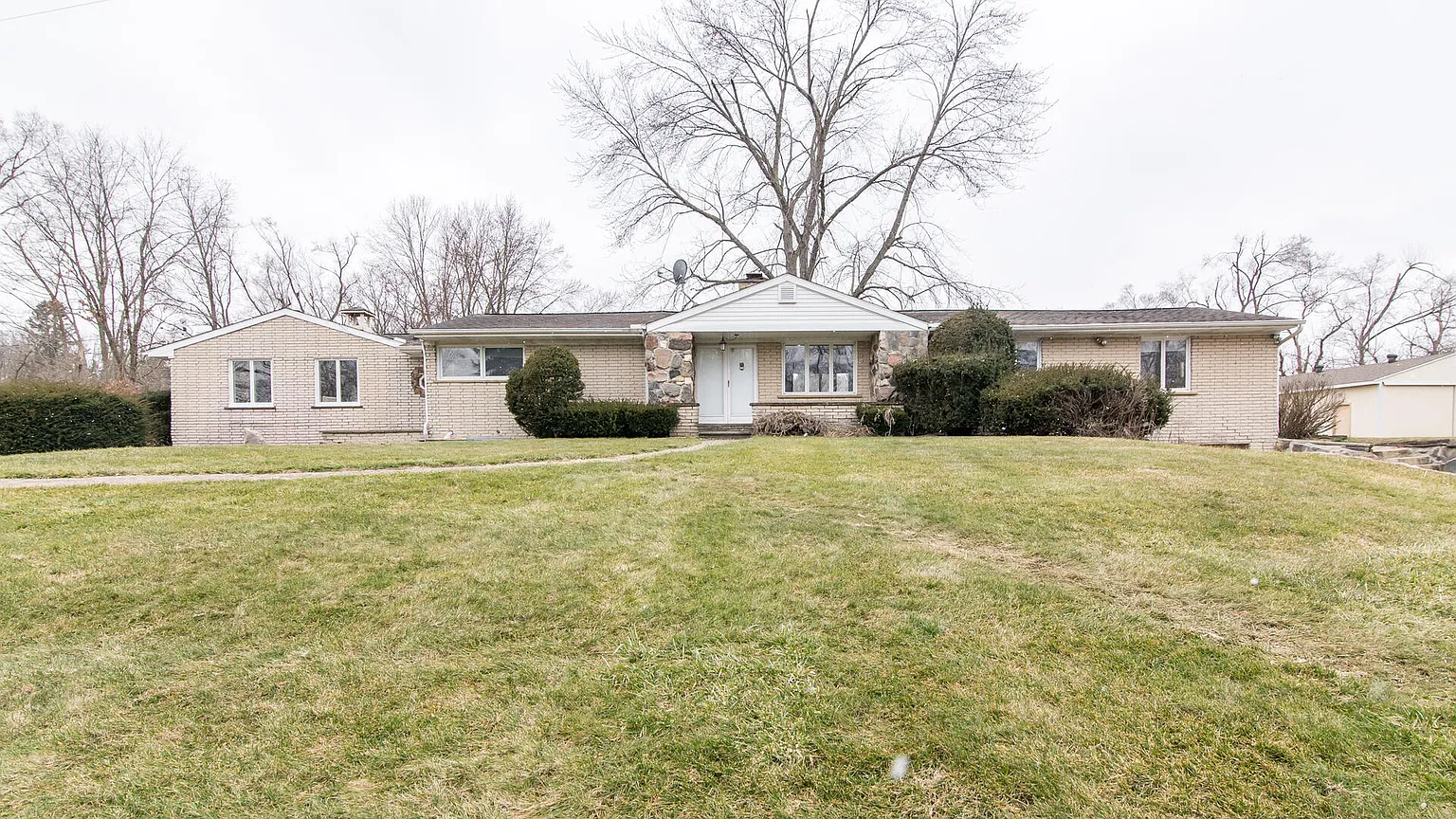 1020 Bishop Rd photo 1