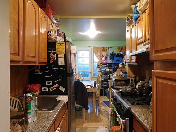 4th image of 4310 Kissena Blvd APT 3E