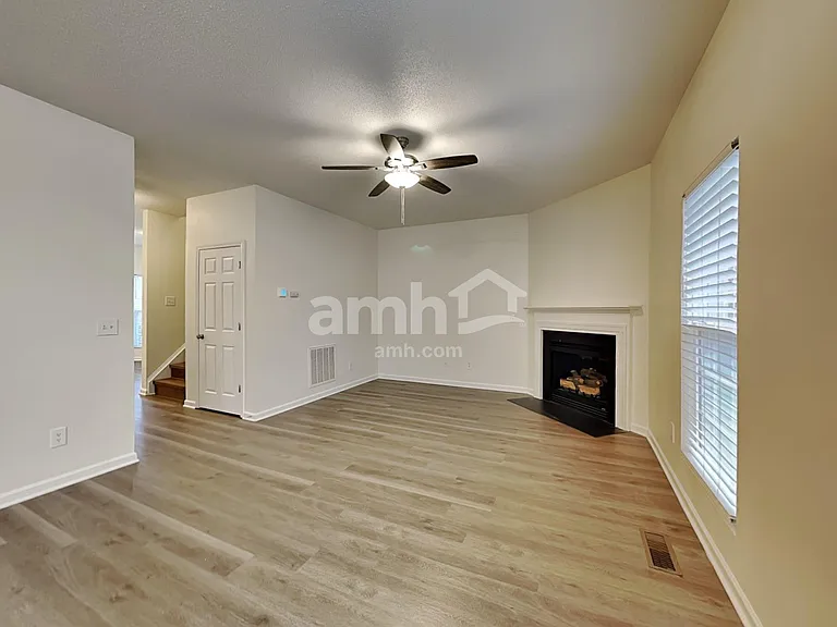 900 Arbor Greene Dr — Photo 4