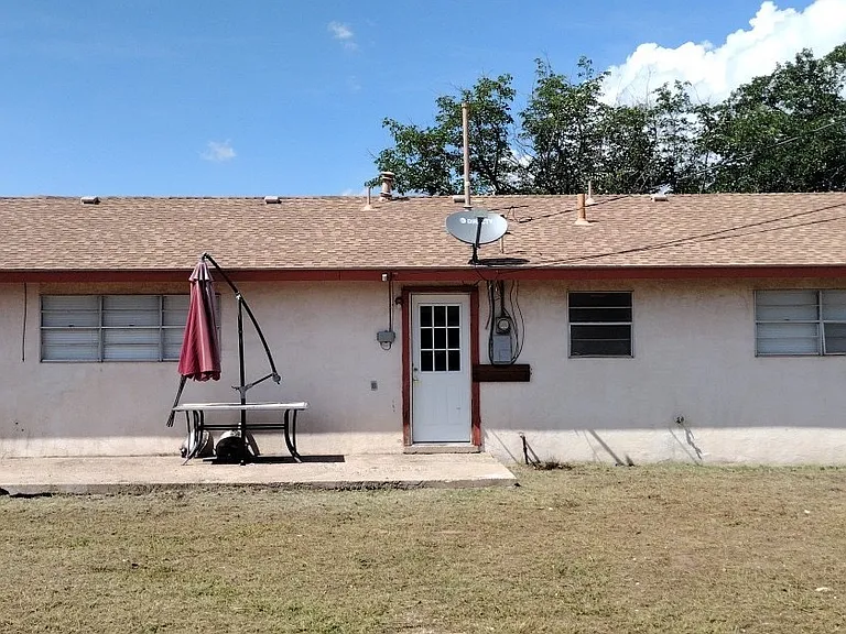 709 W Iron Ave — Photo 2