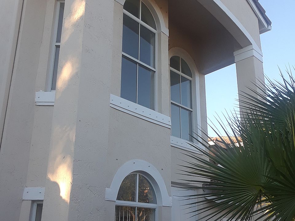 1st image of 3814 SW 49th Pl