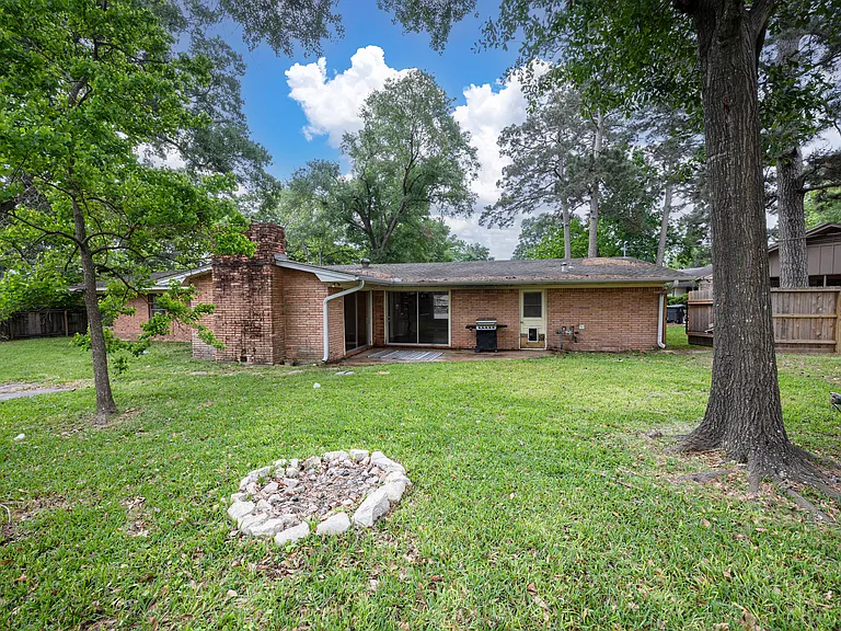 2 Circle Dr — Photo 4