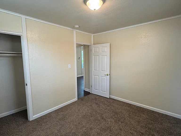 2230 Redwood St — Photo 23