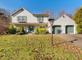 216 Brook Dr, Milltown, NJ 08850