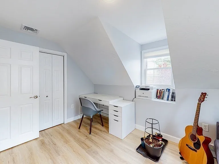 182 Newbury St — Photo 27