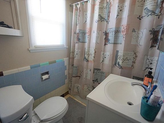4th image of 1034 S Tremont St #A