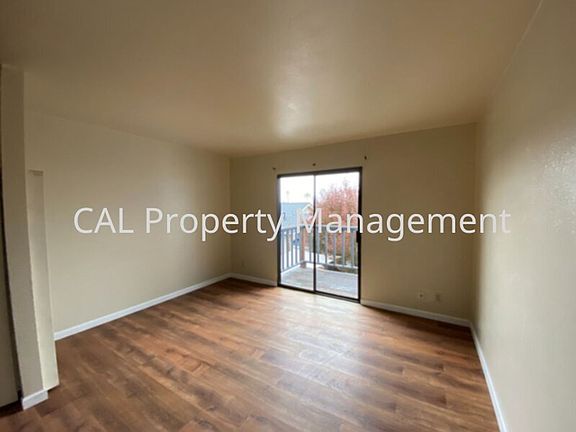 4th image of 1045 Olympia Ave APT 3