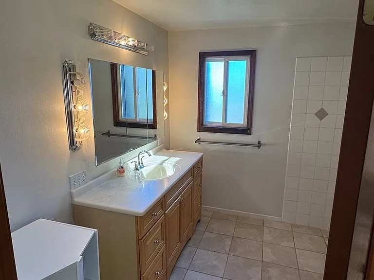 225 Mission View Dr — Photo 7