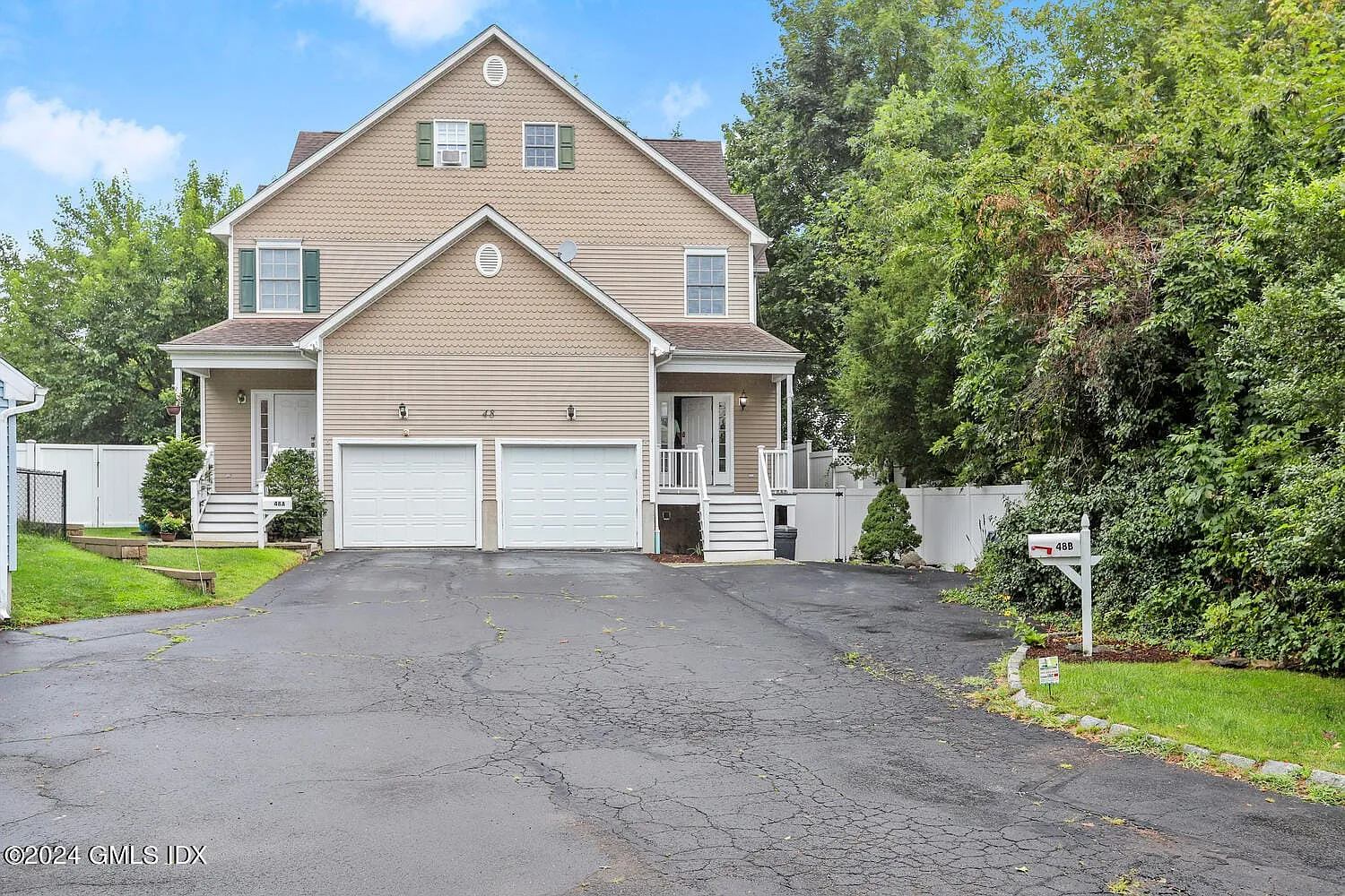 3 bed, 3.5 bath, 2443 sqft, $6,100 — Photo 1