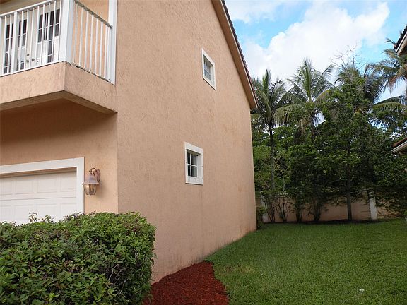 5th image of 958 NW 127th Avenue