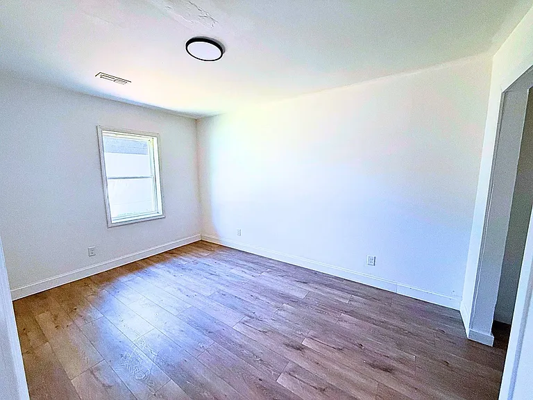 207 Friedheim Rd — Photo 10