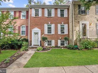 7008 Bradwood Ct, Springfield, VA 22151